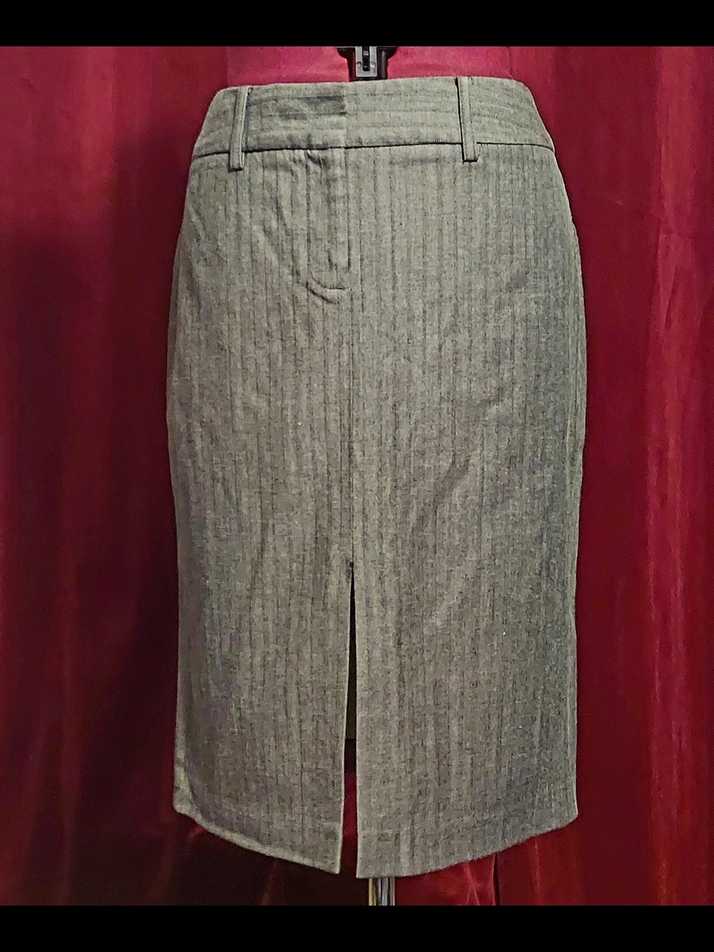 Gray Pinstripe Midi Pencil Skirt - Workwear - Sz. 5/6
